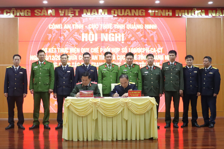 Cục Thuế đ&atilde; phối hợp với Cục Quản l&yacute; xuất nhập cảnh (Bộ C&ocirc;ng an) x&acirc;y dựng hệ thống kết nối dữ liệu lớn, dự kiến đưa v&agrave;o sử dụng từ giữa th&aacute;ng 5/2025.&nbsp;