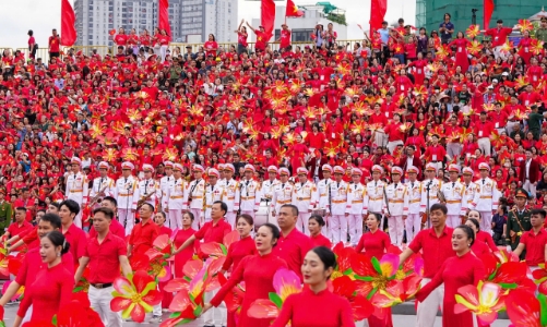 Người dân Hải Phòng háo hức với lễ Duyệt đội ngũ, diễu hành quần chúng 