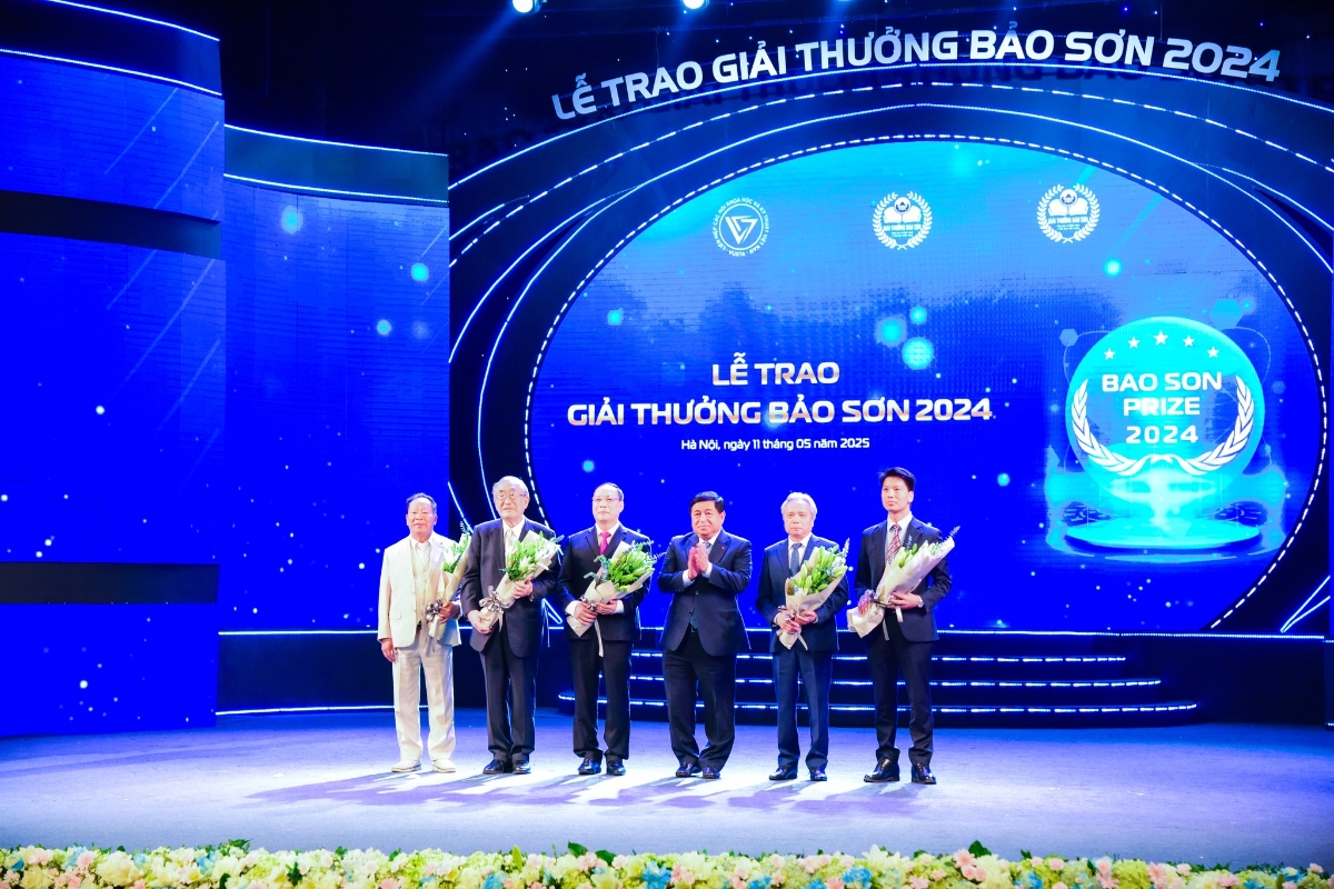 Trao Giải thưởng Bảo Sơn 2024 cho bốn nhà khoa học