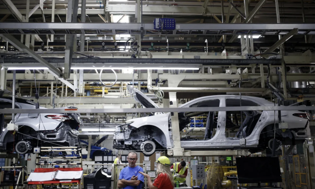 Trong nhà máy của Toyota ở Georgetown, Kentucky, Mỹ - Ảnh: Bloomberg.