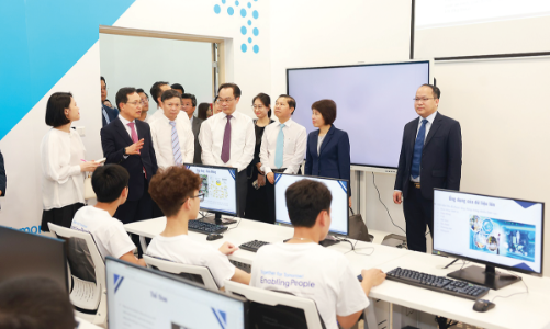 Doanh nghiệp công nghệ ngoại “bắt tay” với các trường đại học Việt Nam