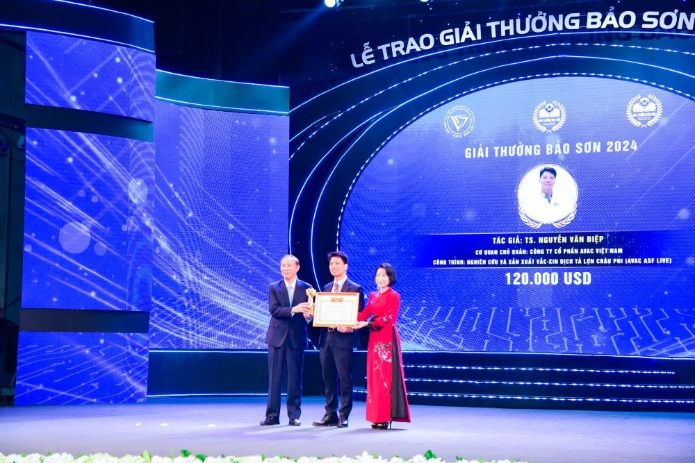 TS. Nguyễn Văn Điệp nhận Giải thưởng Bảo Sơn 2024.