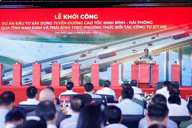 Thủ tướng phát biểu tại Lễ khởi công. Ảnh: VGP