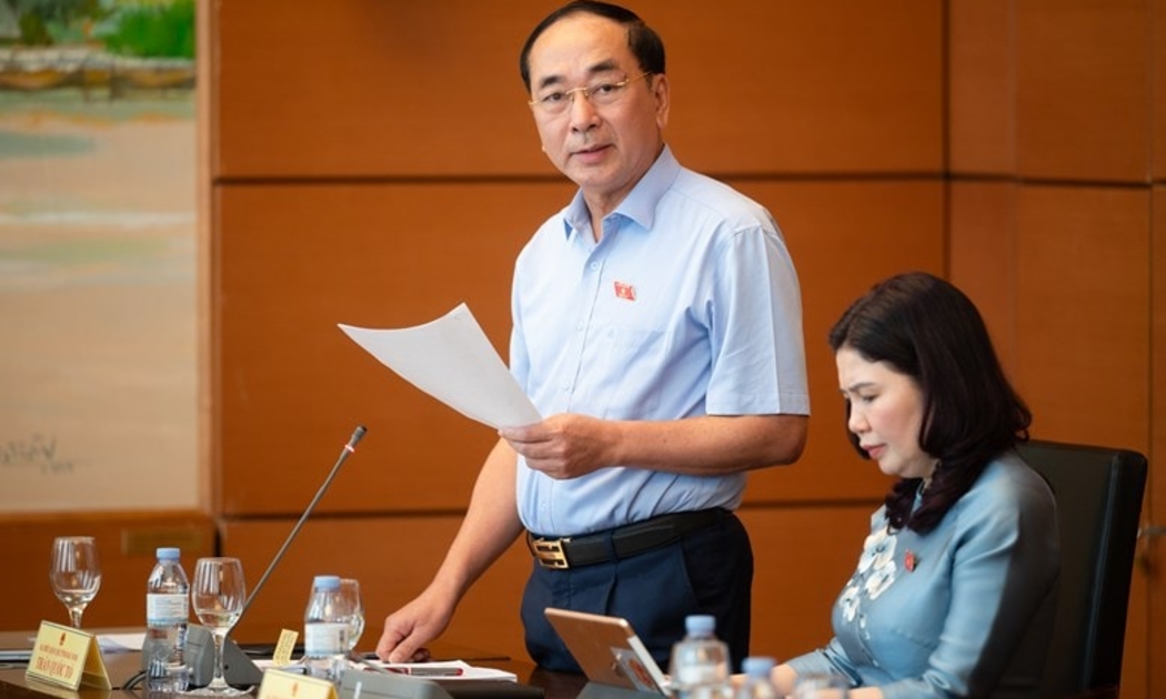 Thượng tướng Trần Quốc Tỏ, Thứ trưởng Bộ Công an (Đoàn Bắc Ninh) thảo luận tại tổ. Ảnh: quochoi.vn