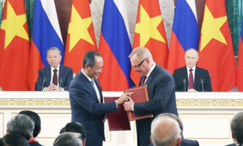 Vietnam Airlines và Ngân hàng Ngoại thương Nga ký kết hợp tác 