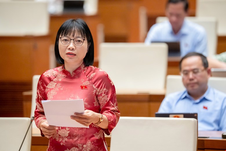 Đại biểu Nguyễn Thị Việt Nga, đo&agrave;n Hải Dương:&nbsp;nếu kh&ocirc;ng c&oacute; cơ chế minh bạch, quy định n&agrave;y dễ bị lạm dụng.