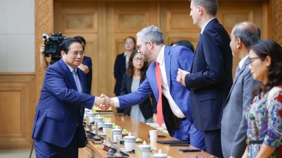 US firms commit long-term investment in Vietnam