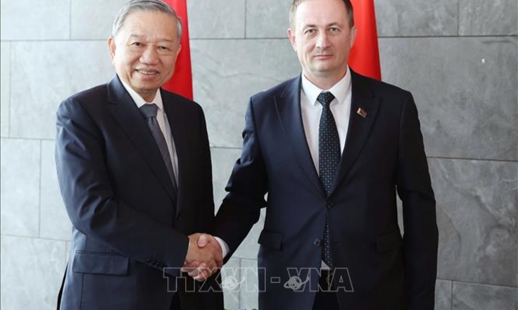 Tổng Bí thư Tô Lâm và Thủ tướng Belarus Aleksandr Turchin - Ảnh: TTXVN