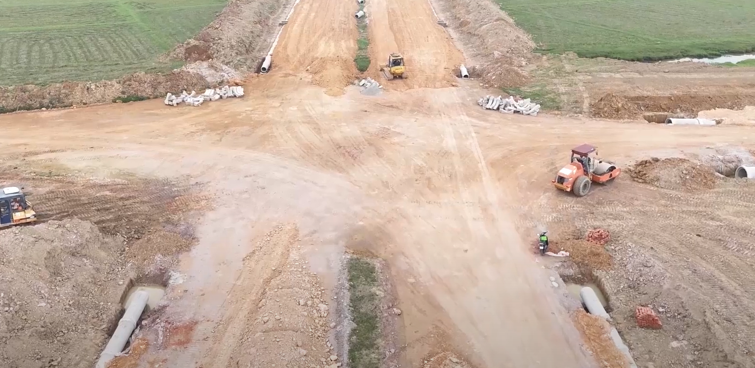 Công trường thi công cụm công nghiệp Hợp Thắng, huyện Triệu Sơn, dự án được khởi công tháng 2/2025