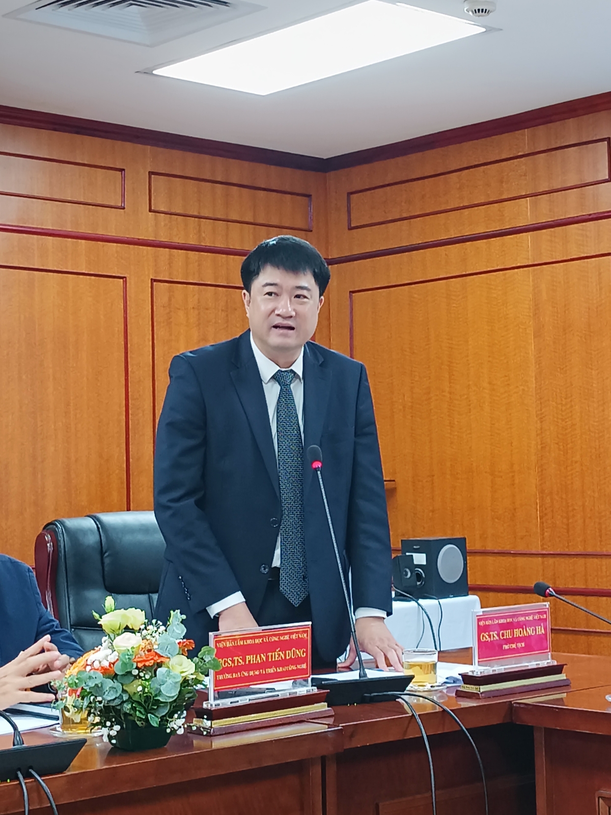 GS.TS Chu Ho&agrave;ng H&agrave;