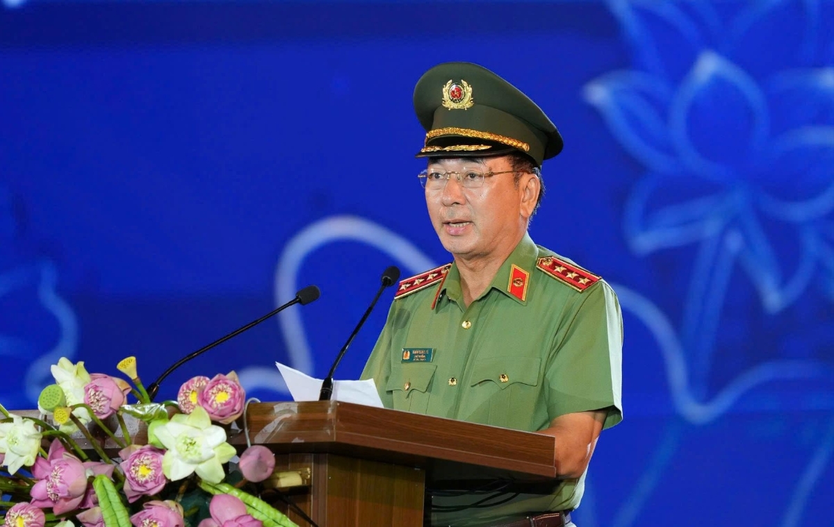 Thượng tướng Trần Quốc Tỏ - Ph&oacute; B&iacute; thư Đảng ủy C&ocirc;ng an Trung ương, Thứ trưởng Bộ C&ocirc;ng an ph&aacute;t biểu tại chương tr&igrave;nh. Ảnh: Th&agrave;nh Cường