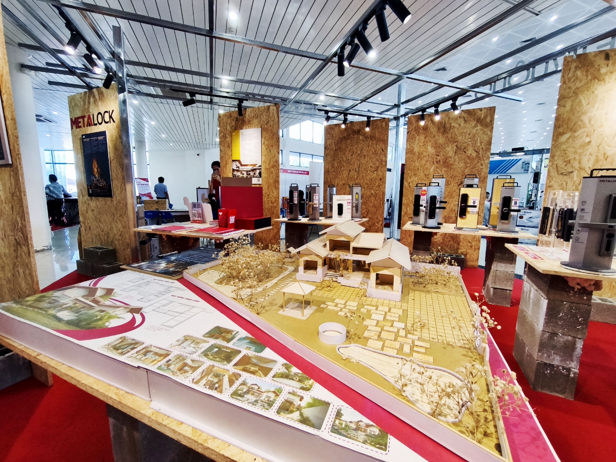 Gian h&agrave;ng của C&ocirc;ng ty thiết kế kiến tr&uacute;c Milim&eacute;t vu&ocirc;ng - Ảnh: Quang Hiếu