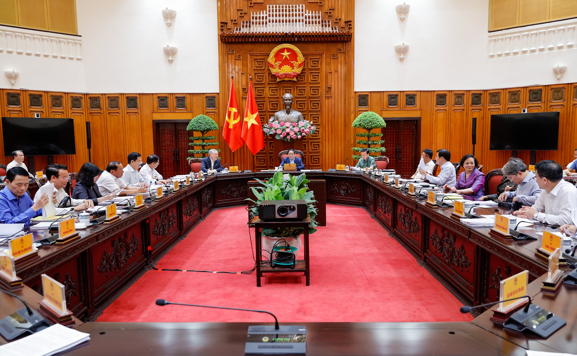 Quang cảnh phiên họp - Ảnh: VGP