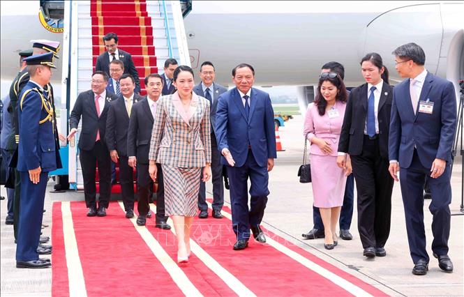 Lễ đón Thủ tướng Thái Lan Paetongtarn Shinawatra tại sân bay quốc tế Nội Bài - Ảnh: TTXVN