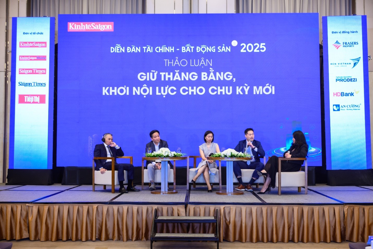 Phiên thảo luận về bất động sản công nghiệp tại sự kiện Diễn đàn Tài chính - Bất động sản 2025.