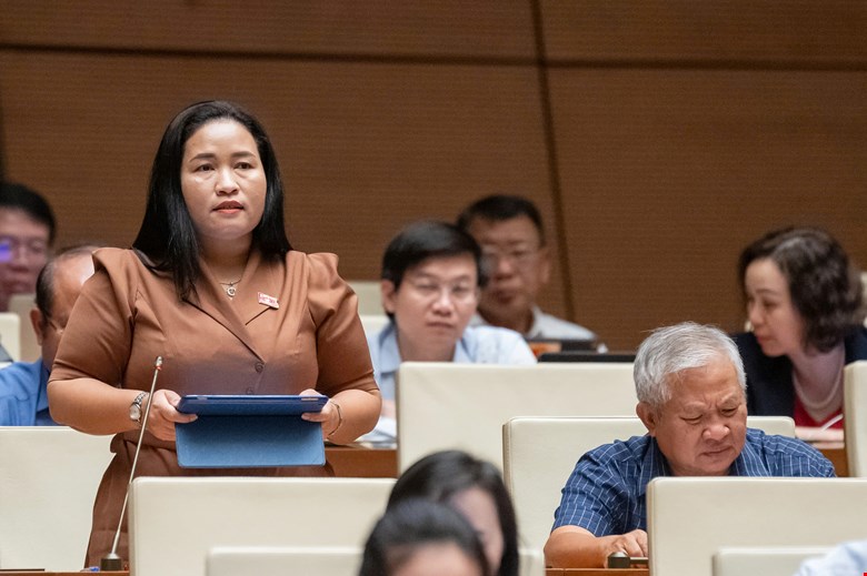 Đại biểu Chamalea Thị Thủy, đo&agrave;n Ninh Thuận.