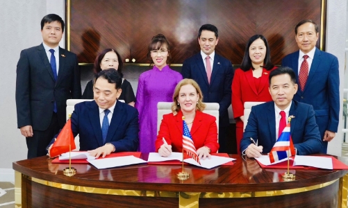 Thủ tướng Việt Nam và Thái Lan chứng kiến thỏa thuận chuyển giao 50 tàu bay Boeing cho Vietjet Thái Lan