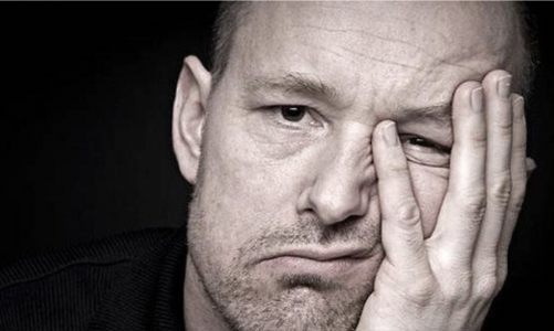 Khối ngoại bất ngờ xả ròng gần 1.000 tỷ, tiền cá nhân 