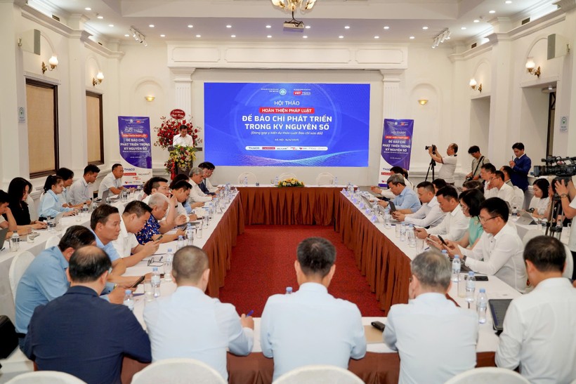 Toàn cảnh Hội thảo “Hoàn thiện pháp luật để báo chí phát triển trong kỷ nguyên số”. 