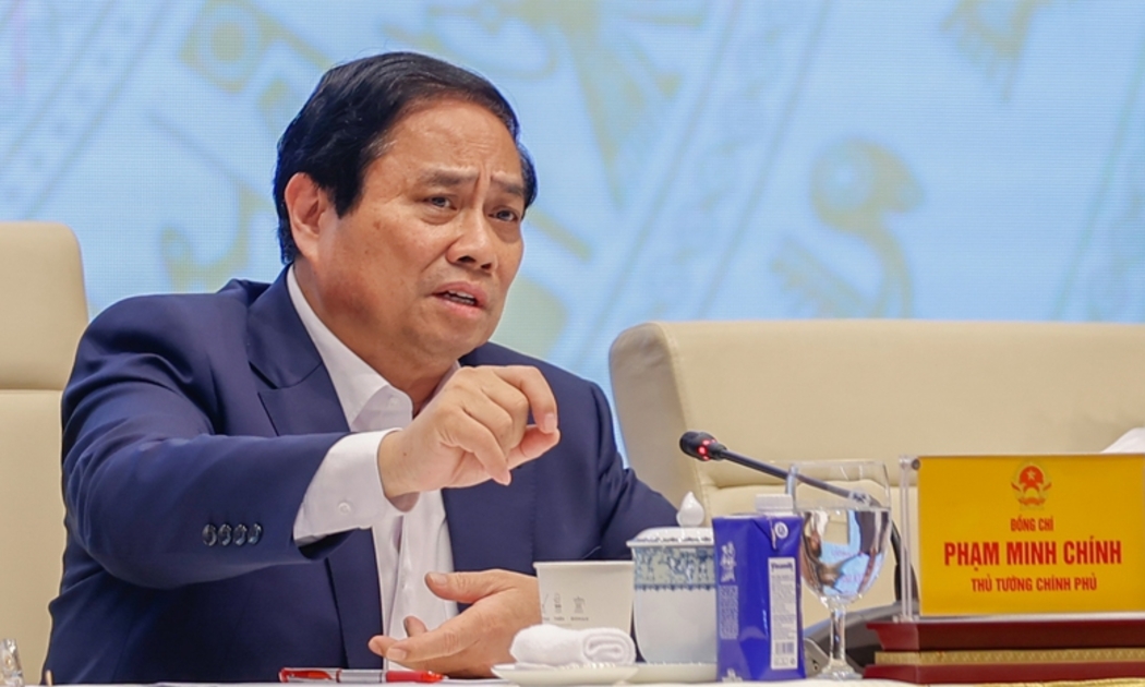 Thủ tướng Phạm Minh Chính nhấn mạnh, đẩy mạnh phát triển KHCN, đổi mới sáng tạo, chuyển đổi số phải gắn với đơn giản hóa và cương quyết cắt bỏ các thủ tục hành chính rườm rà, phiền hà - Ảnh: VGP.