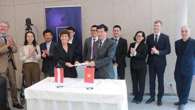 Vietnam-Austria high-tech forum opens in Vienna