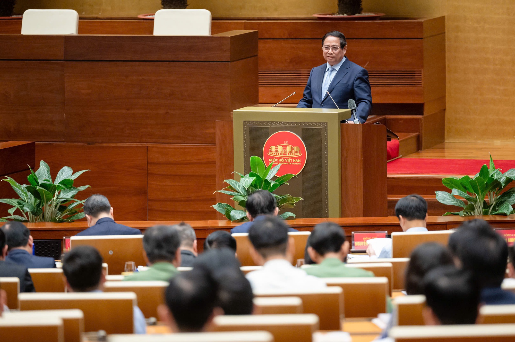 Thủ tướng Phạm Minh Ch&iacute;nh tr&igrave;nh b&agrave;y Chuy&ecirc;n đề tại hội nghị - Ảnh: VGP/Nhật Bắc