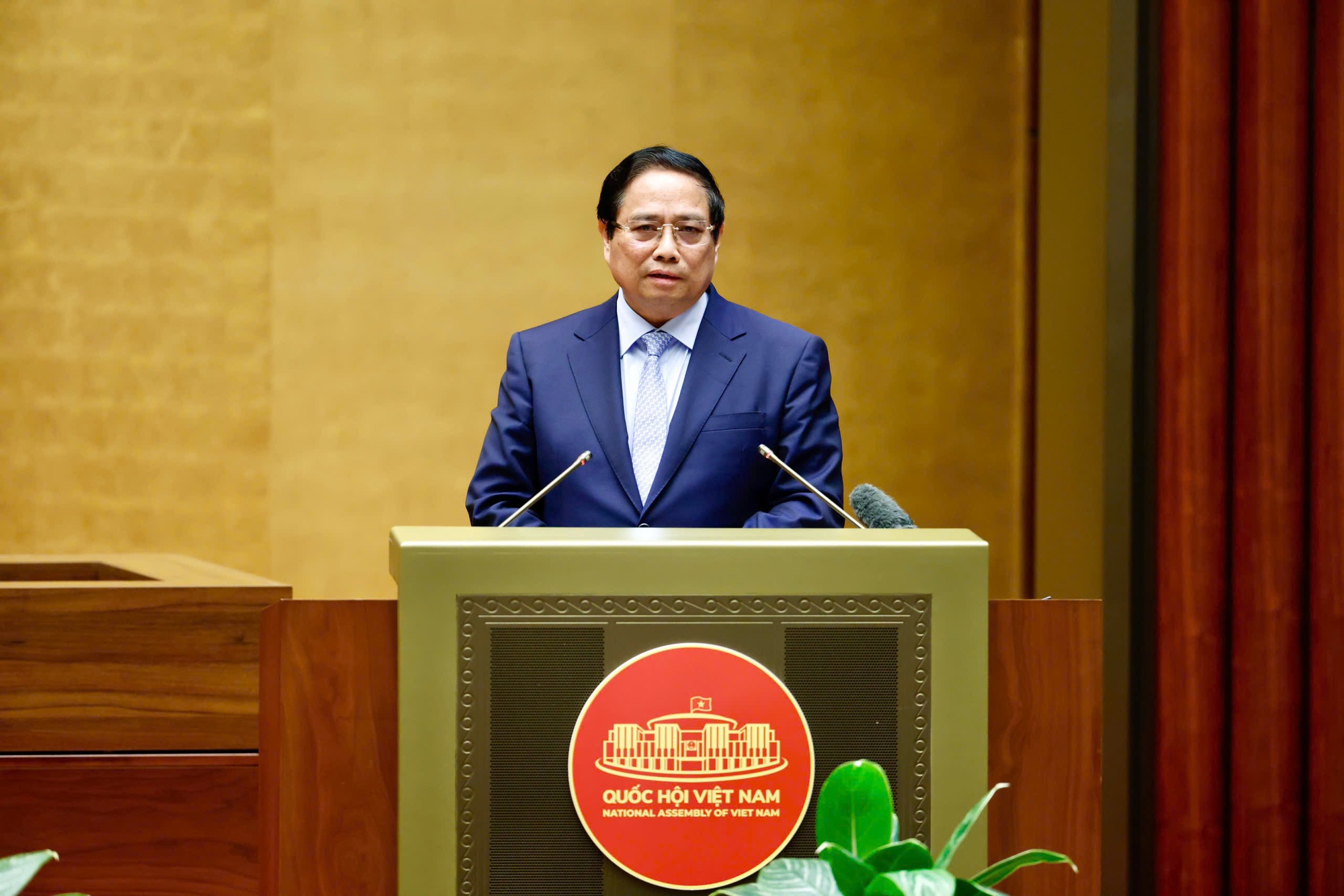 Thủ tướng Phạm Minh Ch&iacute;nh tr&igrave;nh b&agrave;y Chuy&ecirc;n đề tại hội nghị - Ảnh: VGP/Nhật Bắc