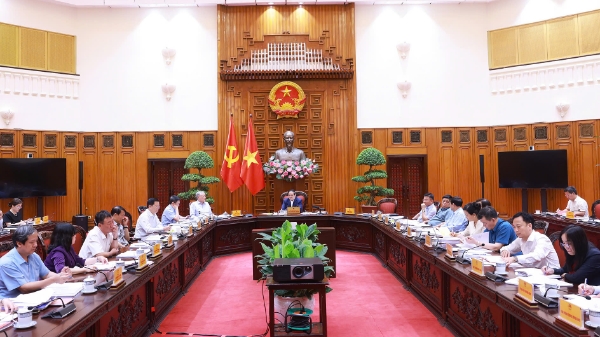 Thủ tướng: Tìm những điểm đột phá để xây dựng 2 nghị quyết của Bộ Chính trị về giáo dục - đào tạo và chăm sóc sức khỏe nhân dân