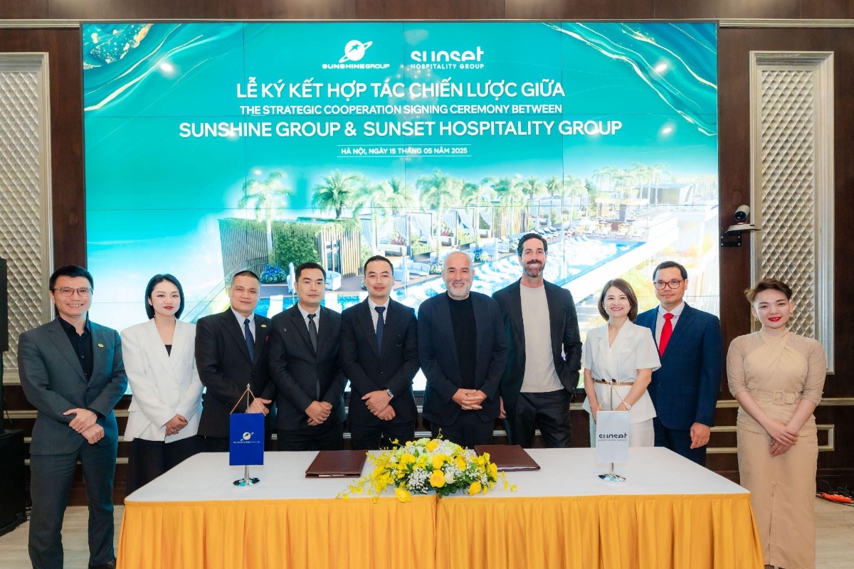 Lễ k&yacute; kết hợp t&aacute;c chiến lược giữa Sunshine Group v&agrave; Sunset Hospitality Group (SHG).