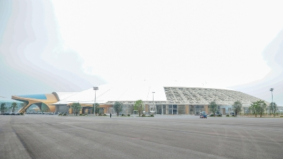 PM asks to complete Vietnam Exhibition Fair Center in July