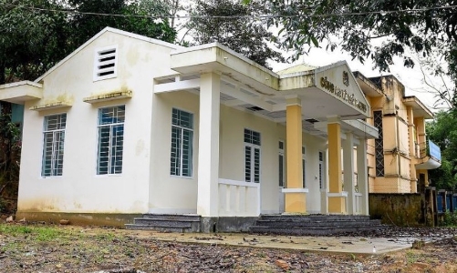 Bộ Tài chính báo cáo về tình trạng hàng loạt trụ sở cấp xã, huyện dôi dư bị bỏ hoang