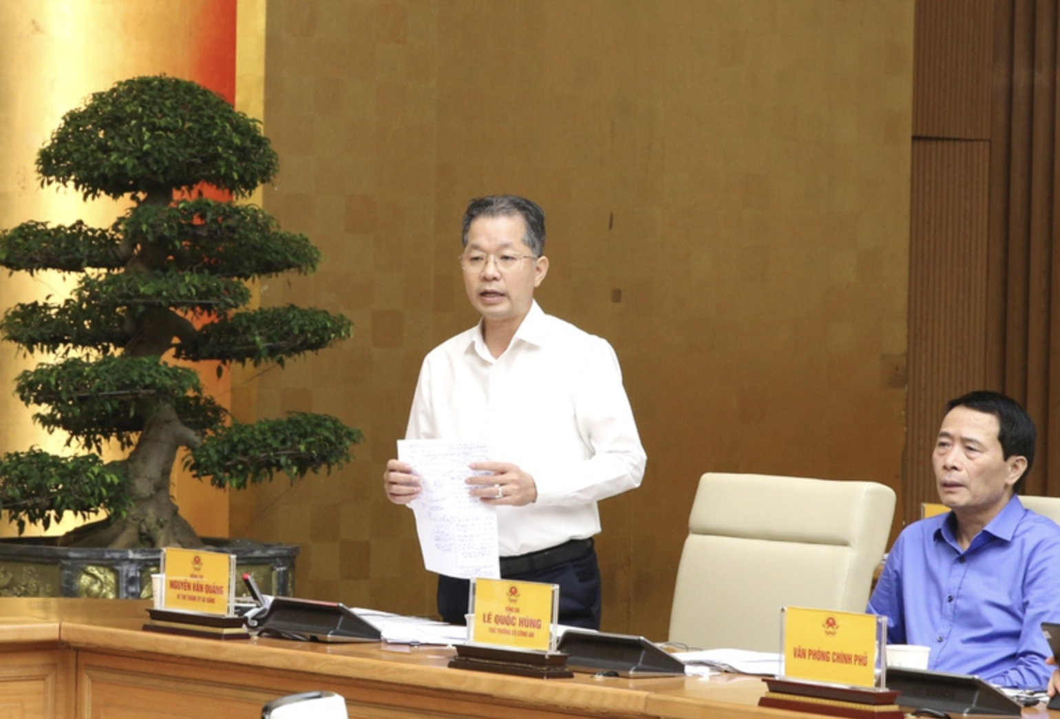 B&iacute; thư Th&agrave;nh ủy Đ&agrave; Nẵng Nguyễn Văn Quảng ph&aacute;t biểu tại Hội nghị.