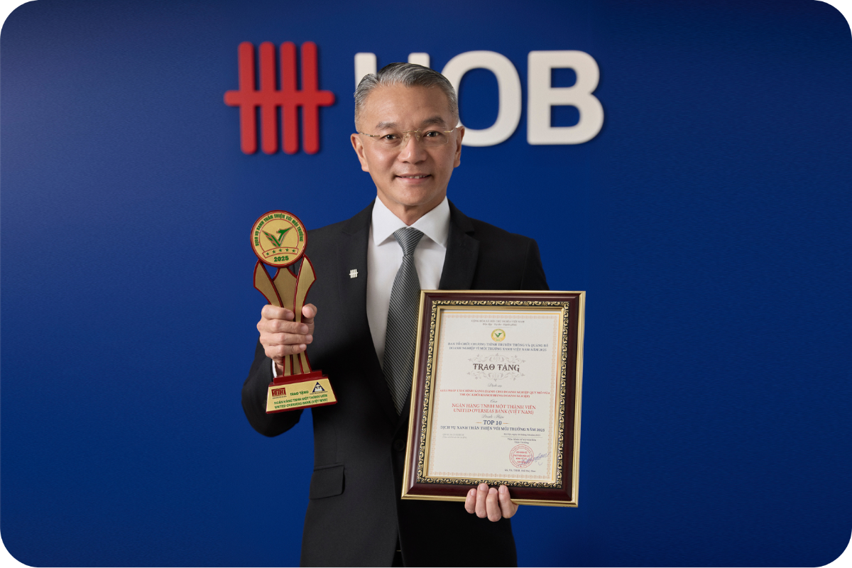 Đại diện Ng&acirc;n h&agrave;ng UOB Việt Nam nhận giải thưởng &lsquo;Top 10 Dịch vụ Xanh th&acirc;n thiện m&ocirc;i trường 2025&rsquo; bởi Viện Kinh tế v&agrave; Văn h&oacute;a (trực thuộc Bộ Khoa học v&agrave; C&ocirc;ng nghệ).