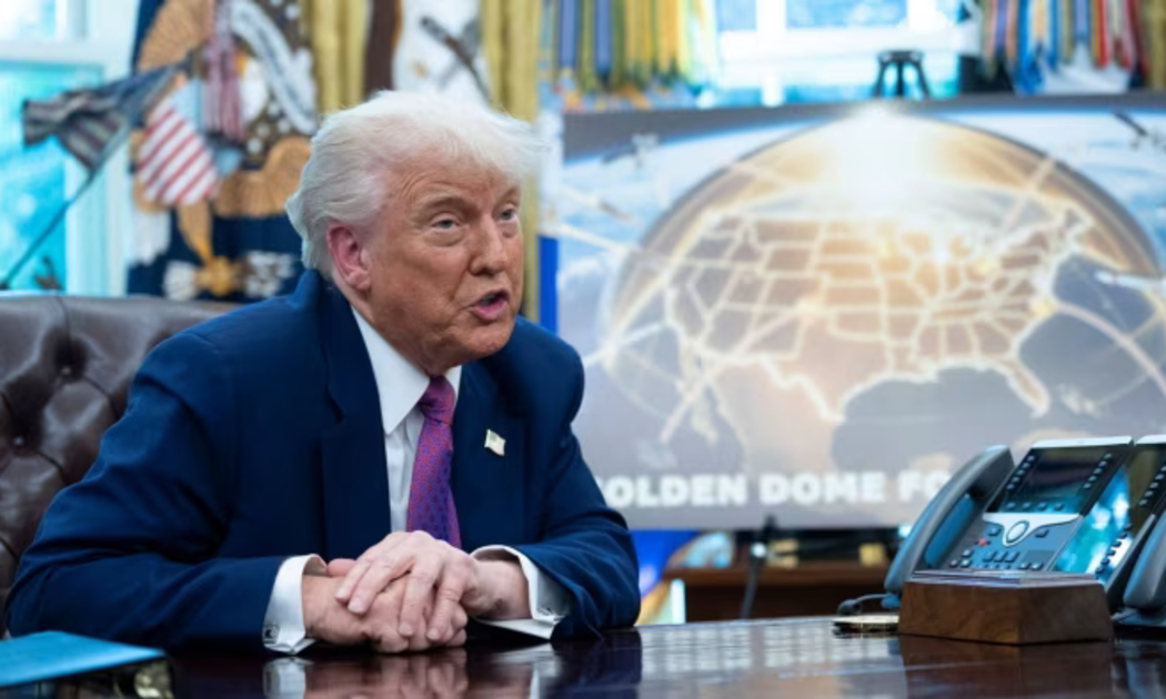 Tổng thống Mỹ Donald Trump chia sẻ về dự án Gold Dome - Ảnh: Bloomberg