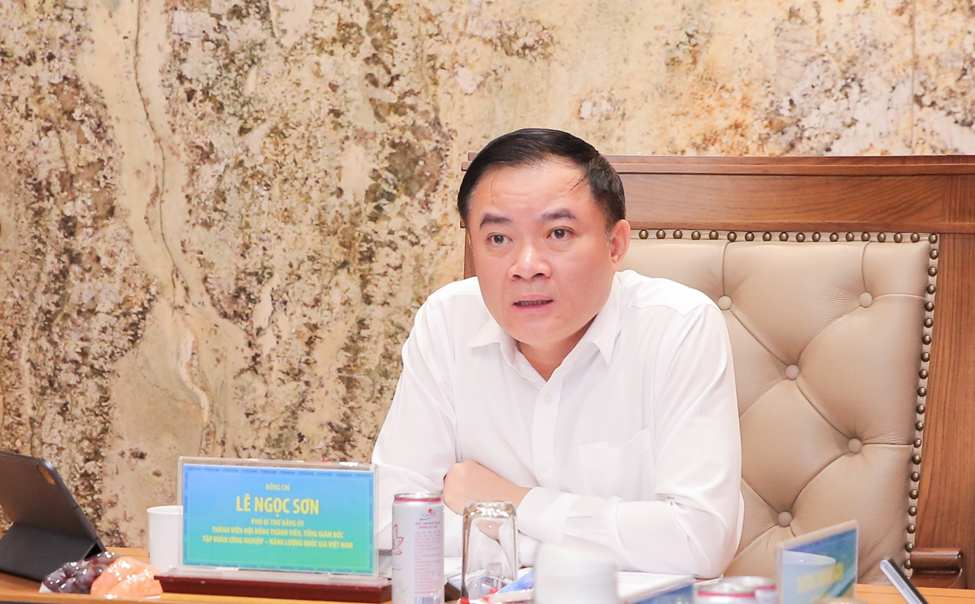 Tổng Gi&aacute;m đốc Petrovietnam L&ecirc; Ngọc Sơn chỉ đạo Tập đo&agrave;n v&agrave; c&aacute;c đơn vị th&agrave;nh vi&ecirc;n ch&uacute; trọng đẩy mạnh chuyển đổi số.