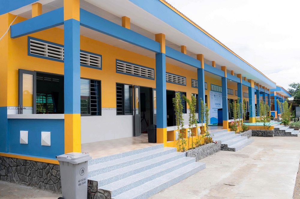 4 lớp học mới giúp gần 150 học sinh tại Trường Tiểu học và Trung học cơ sở Phương Ninh, huyện Phụng Hiệp, tỉnh Hậu Giang có điều kiện học tập tốt hơn.