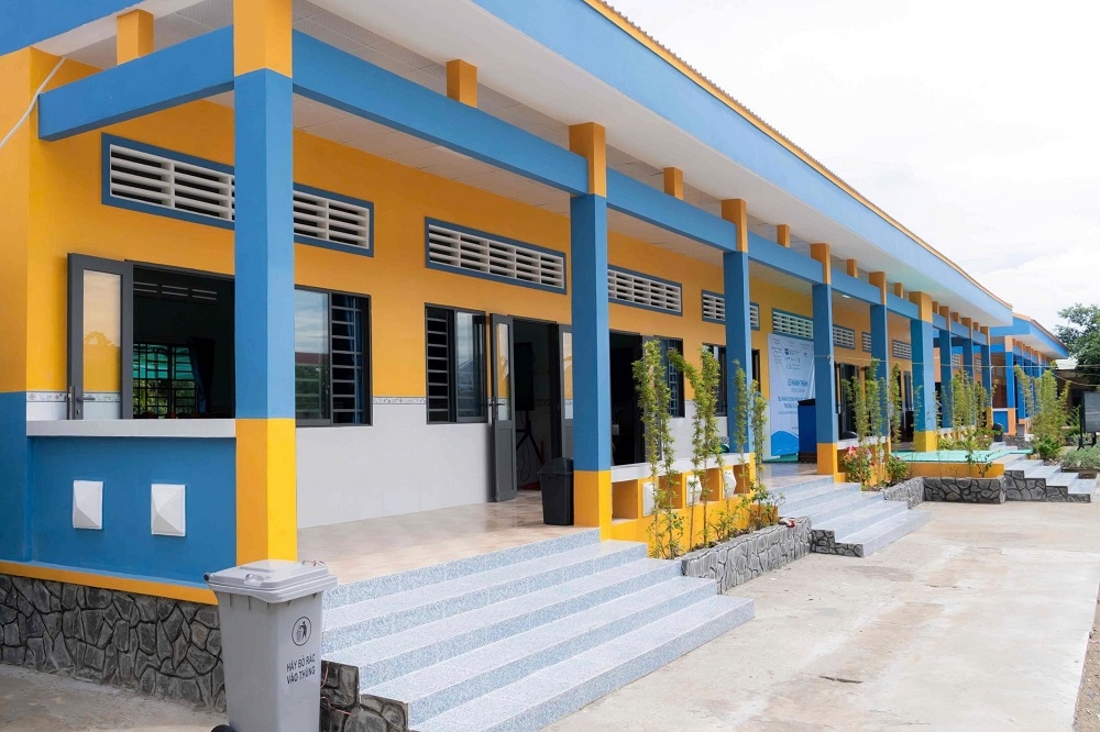 4 lớp học mới giúp gần 150 học sinh tại Trường Tiểu học và Trung học cơ sở Phương Ninh, huyện Phụng Hiệp, tỉnh Hậu Giang có điều kiện học tập tốt hơn.