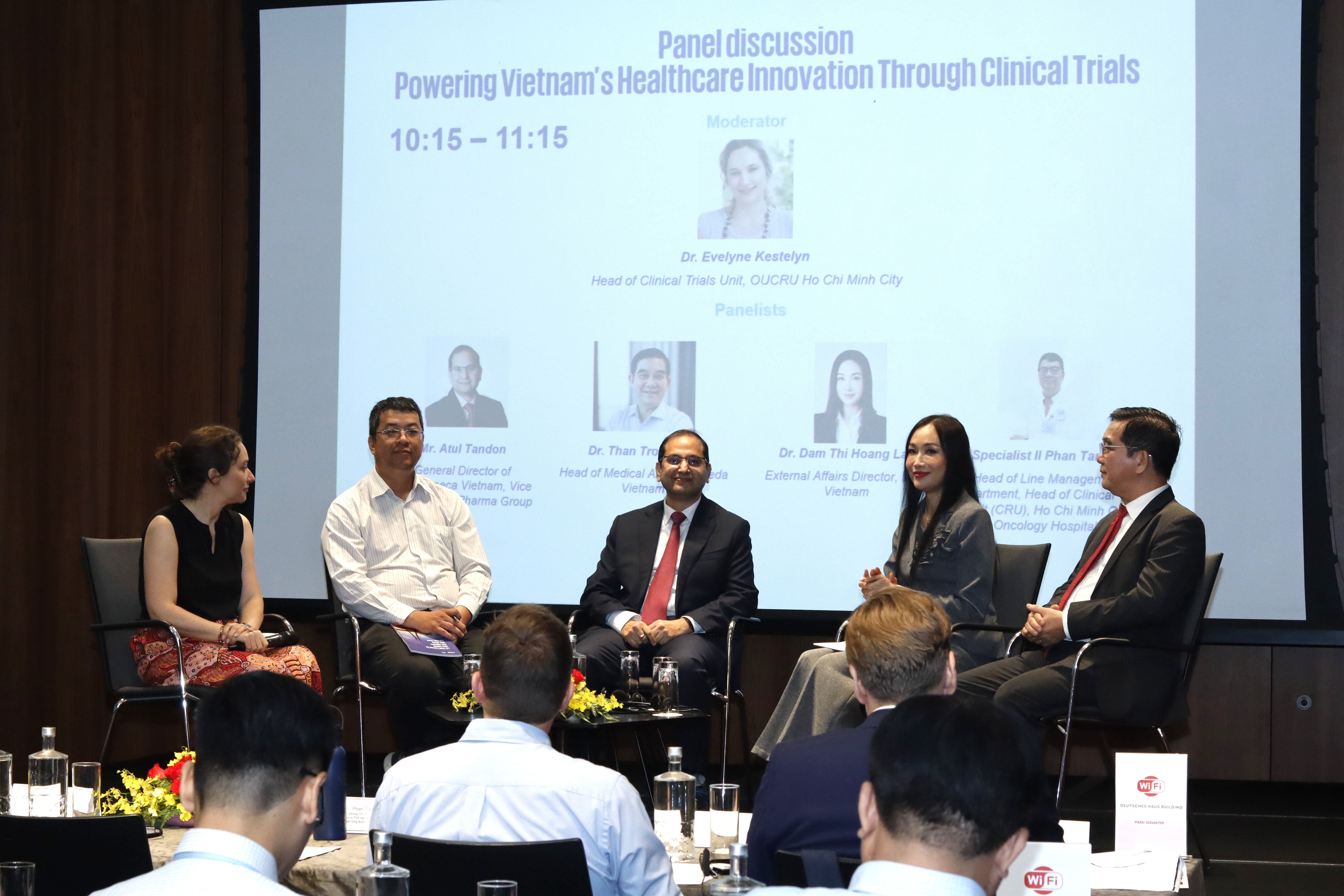 C&aacute;c chuy&ecirc;n gia trao đổi về dự b&aacute;o tương lai đối với thử nghiệm l&acirc;m s&agrave;ng tại Việt Nam.