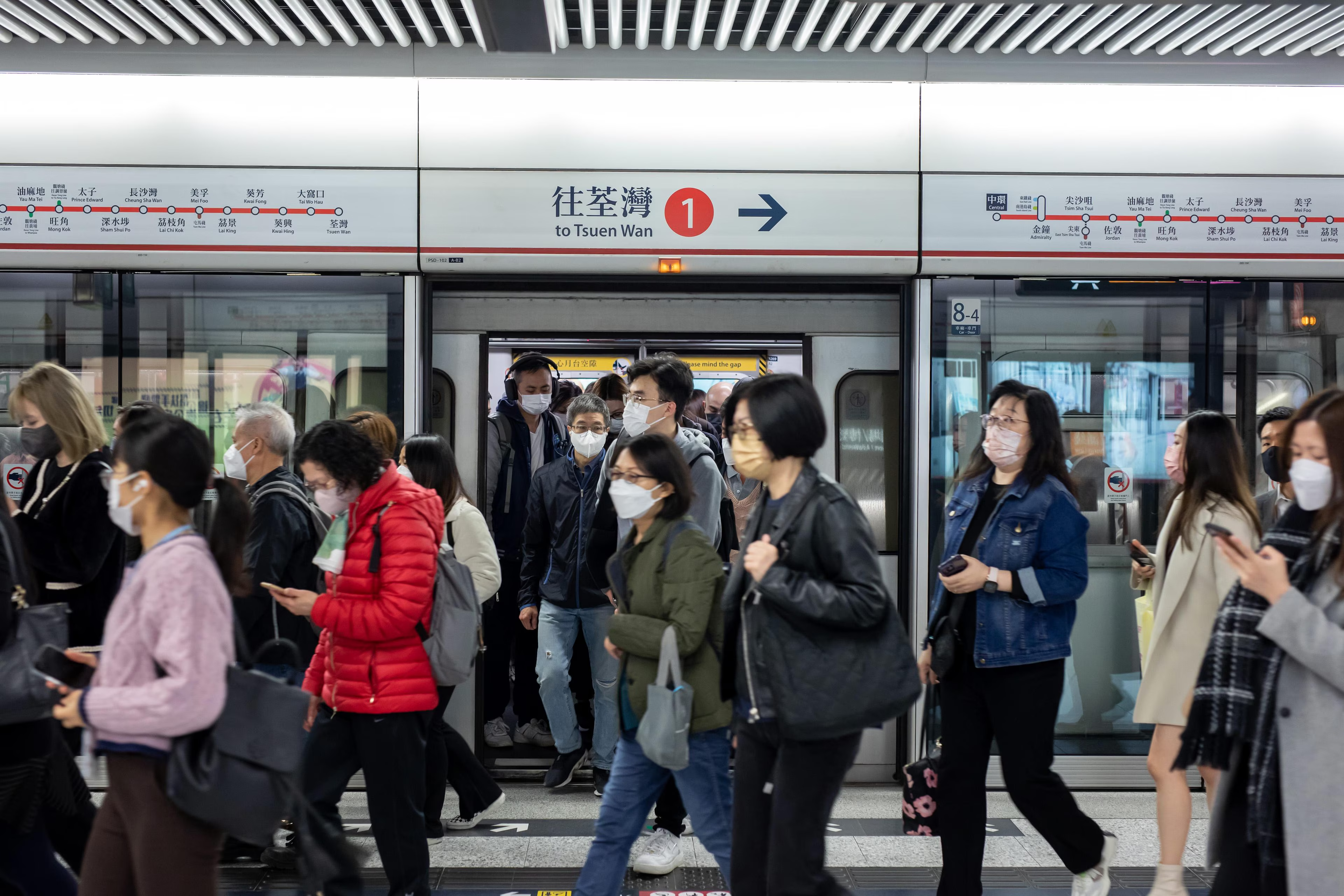 Tại Hong Kong, tình hình dịch bệnh đang được các cơ quan y tế theo dõi sát sao. Ảnh: Business Standard