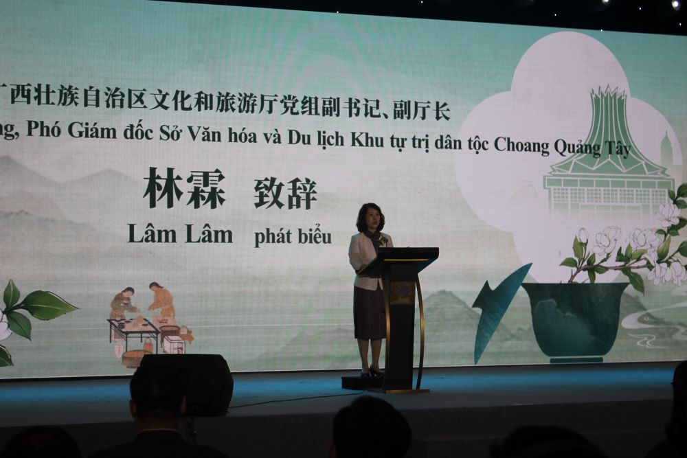 Bà Lâm Lâm: "Chúng tôi đã thiết kế 6 tuyến du lịch trong hành trình đỏ theo dấu chân Chủ tịch Hồ Chí Minh". Ảnh CK.