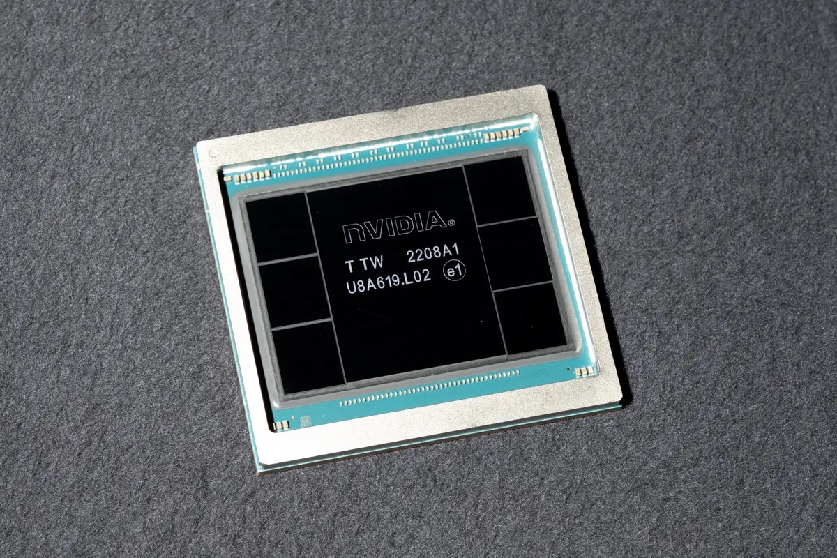 H100 - dòng chip kiếm tiền chủ lực của Nvidia. Ảnh: Bloomberg