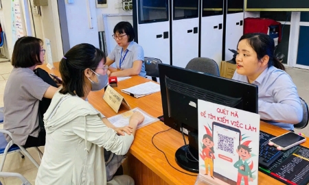 Tư vấn, giới thiệu việc làm cho lao động thất nghiệp. Ảnh: TH.