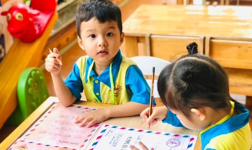 Thẩm tra dự thảo Nghị quyết về Phổ cập mầm non cho trẻ từ 3-5 tuổi