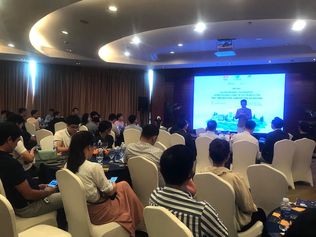 Quang cảnh hội thảo “Chuyển đổi xanh, chuyển đổi số, chứng chỉ năng lượng tái tạo trong xu thế phát triển bền vững, giảm phát thải khí nhà kính”. Ảnh Ngô Anh Văn