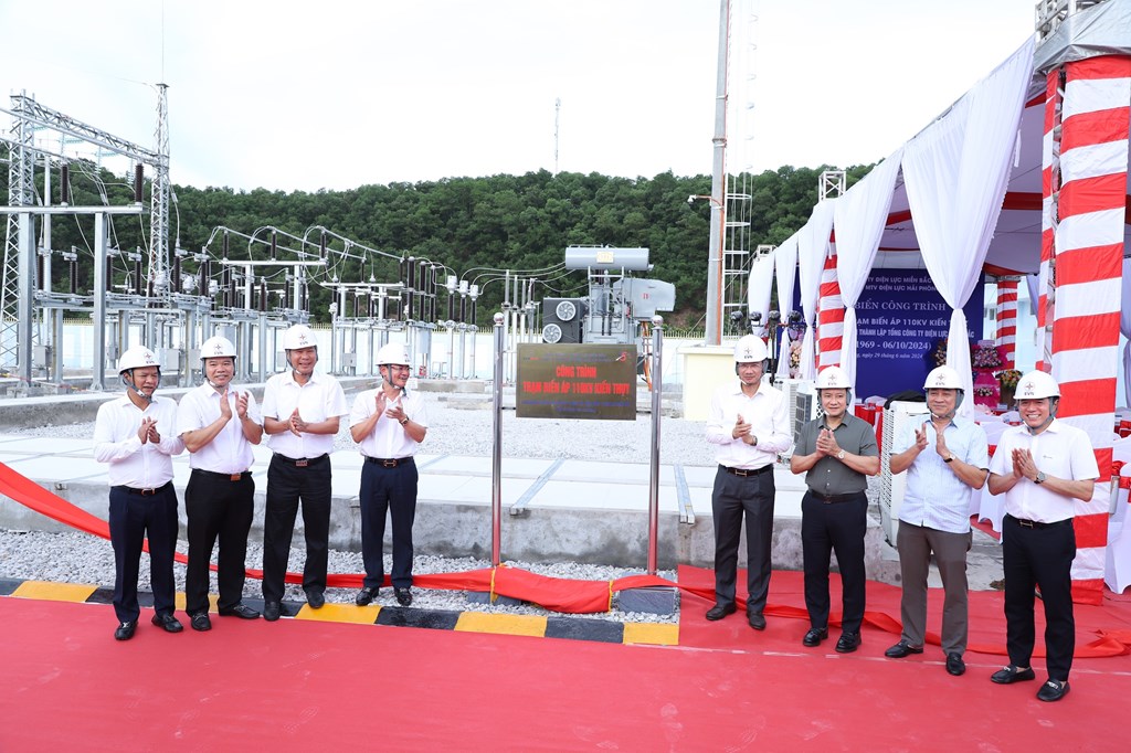 Lễ gắn biển công trình đường dây và trạm 110Kv Kiến Thuỵ.