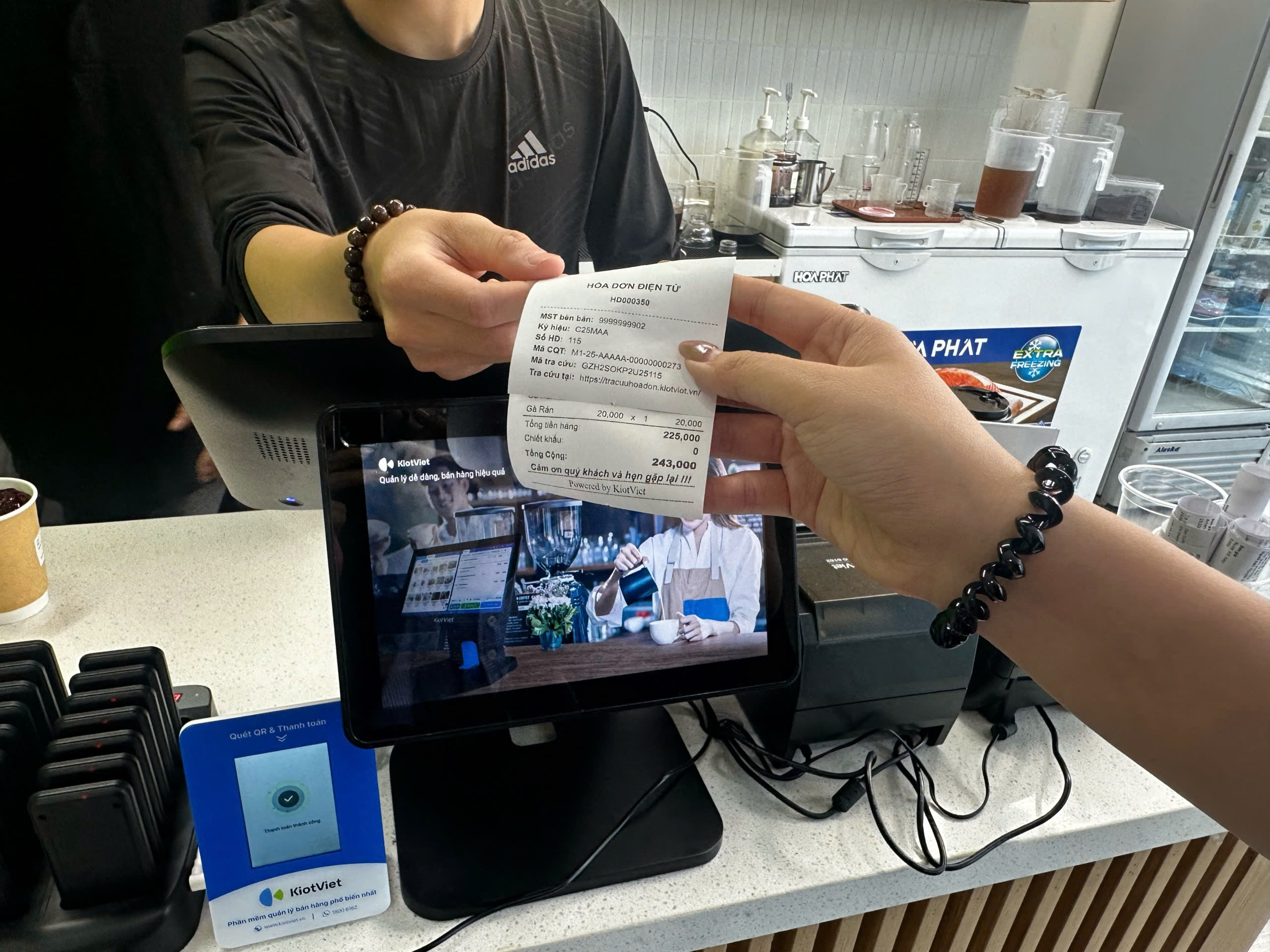 KiotViet miễn nhiều loại phí dịch vụ cho người nộp thuế áp dụng hoá đơn điện tử