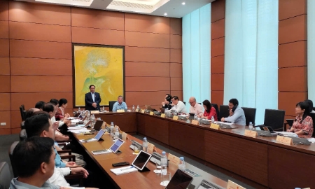 Thủ tướng Chính phủ Phạm Minh Chính phát biểu trong phiên thảo luận tại tổ ngày 23/5.