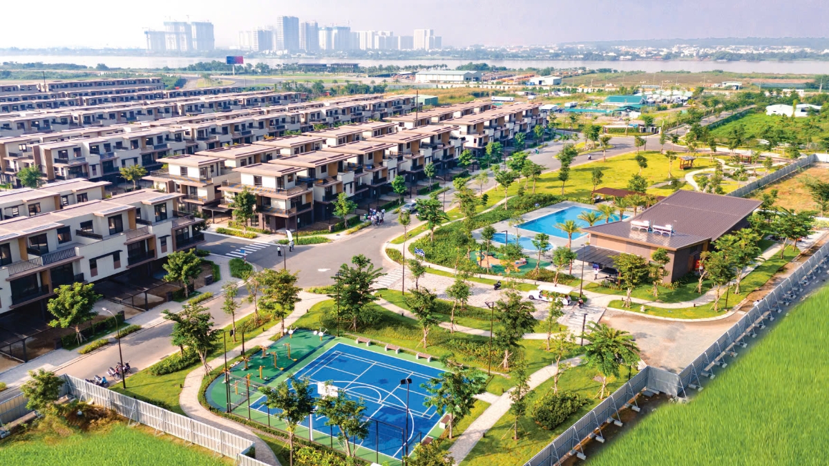 Izumi City mang phong c&aacute;ch thiết kế Compound hiện đại giữa vườn thi&ecirc;n nhi&ecirc;n trong l&agrave;nh v&agrave; thanh m&aacute;t.