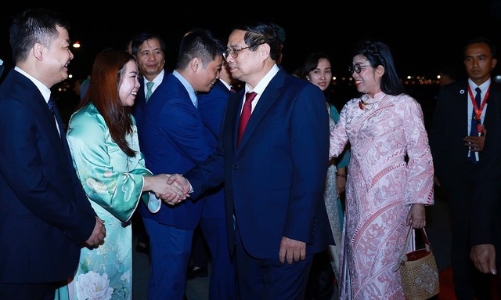 Thủ tướng Phạm Minh Chính tới Kuala Lumpur, bắt đầu thăm Malaysia và dự Hội nghị Cấp cao ASEAN