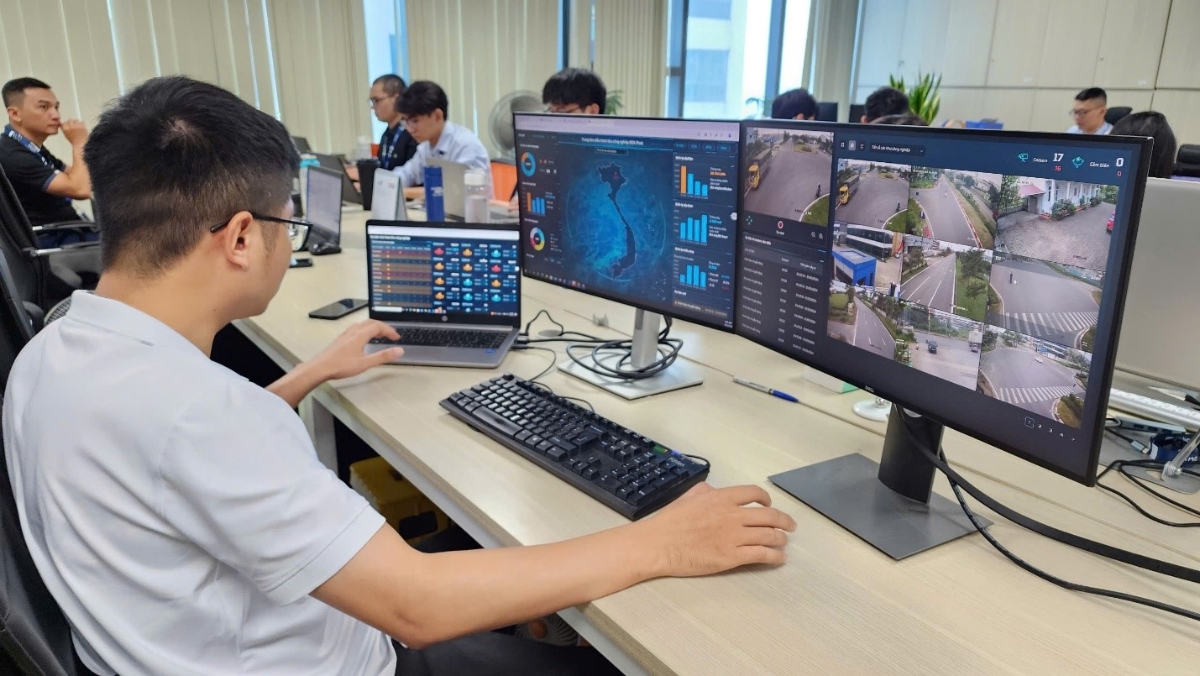 C&ocirc;ng nghệ trở th&agrave;nh trung t&acirc;m hệ thống vận h&agrave;nh gi&uacute;p ROX Group thực thi văn h&oacute;a số.